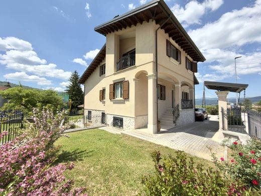 Villa in Capitignano, Provincia dell' Aquila