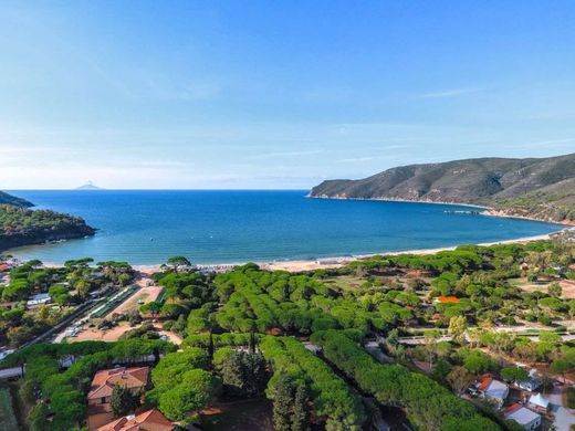 Villa a Capoliveri, Livorno