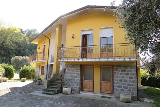 Köy evi Bagnone, Massa-Carrara ilçesinde
