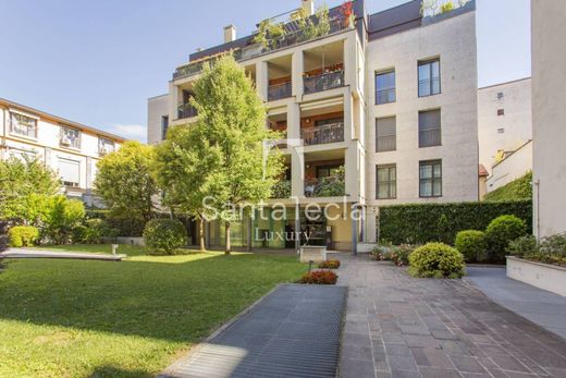 Penthouse Milano, Milano ilçesinde