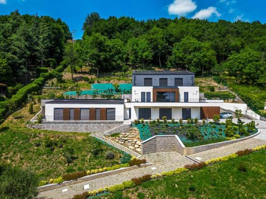 Villa in Ponteranica, Provincia di Bergamo