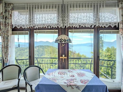 Luxury home in Dumenza, Provincia di Varese