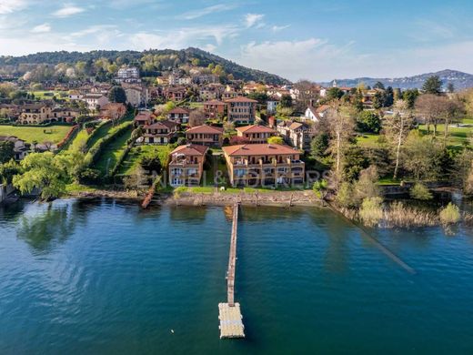 Villa in Ranco, Provincia di Varese