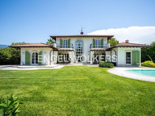 Villa Forte dei Marmi, Lucca ilçesinde