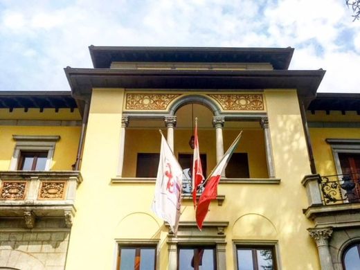 Palace in Chiasso, Mendrisio District