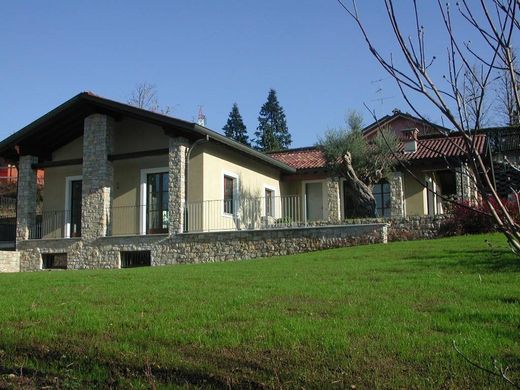 Villa Viganò, Lecco ilçesinde