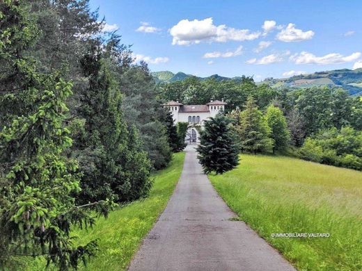 Βίλα σε Varano De' Melegari, Provincia di Parma