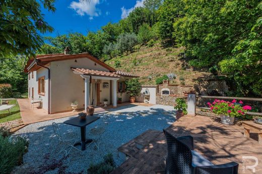 Вилла, Камайоре, Provincia di Lucca