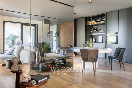 Attico a Carate Brianza, Monza e Brianza