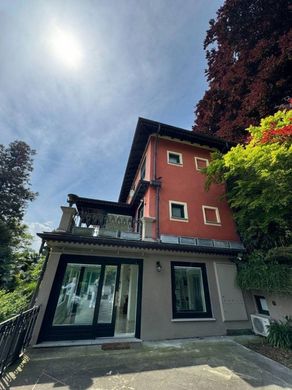 Villa in Meina, Provincia di Novara