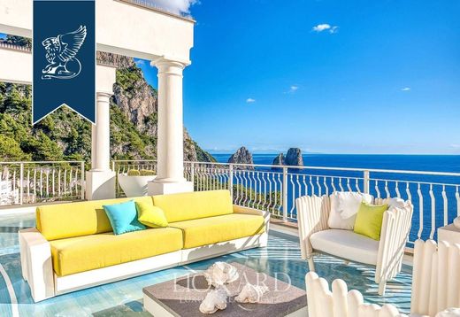 Apartment in Capri, Naples