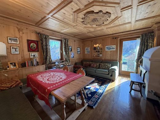 Daire Cortina d'Ampezzo, Belluno ilçesinde