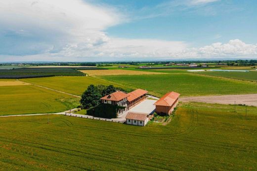 Landhuis in Villafalletto, Provincia di Cuneo