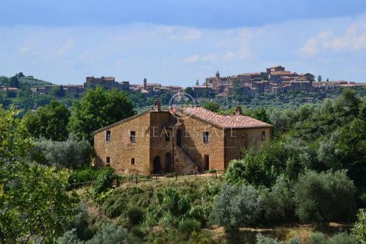 Country House in Trequanda, Province of Siena