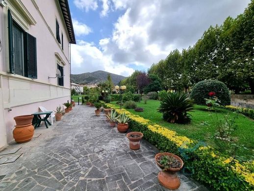 Appartement in San Giuliano Terme, Province of Pisa