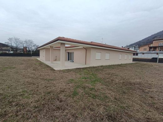 Willa w Albano Sant'Alessandro, Provincia di Bergamo