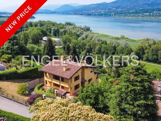 Villa in Galliate Lombardo, Provincia di Varese