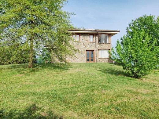 Villa in Grotte di Castro, Provincia di Viterbo