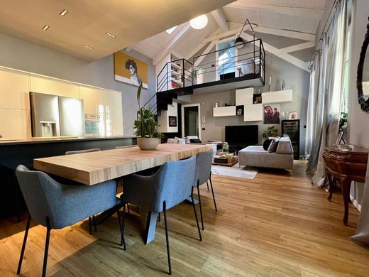 Βίλα σε Alba, Provincia di Cuneo