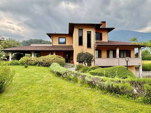 Villa en Borgofranco d'Ivrea, Turín