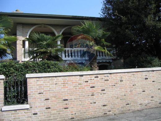 Sıralı evler Stra, Venezia ilçesinde