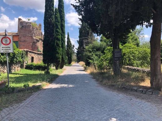 Villa in Rome, Latium