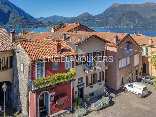 Varenna, Provincia di Leccoのヴィラ