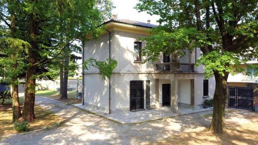 Villa in Legnano, Milan