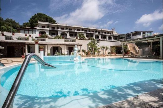 Hôtel à Lipari, Messine