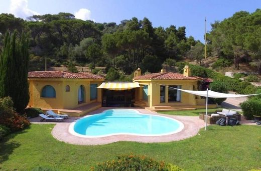 别墅  Campo nell'Elba, 利沃诺省