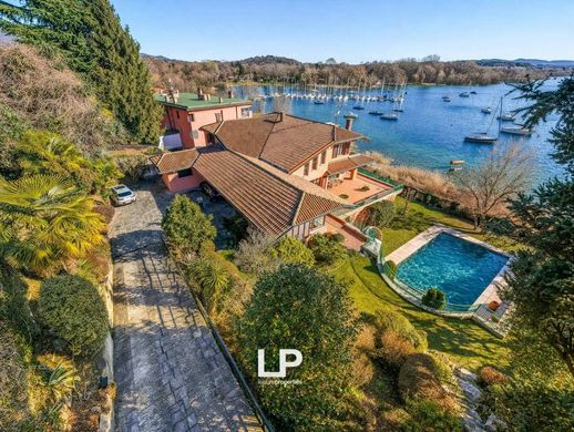 Villa - Monvalle, Provincia di Varese