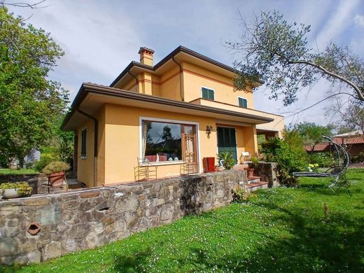 Villa in Carrara, Provincia di Massa-Carrara
