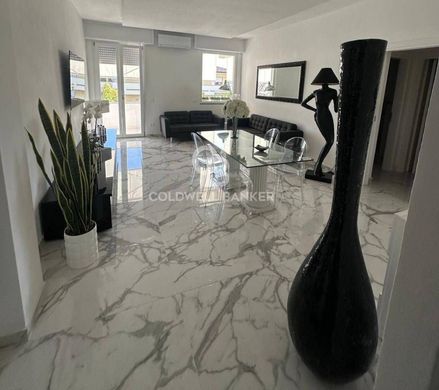 Διαμέρισμα σε Φόρτε ντει Μάρμι, Provincia di Lucca