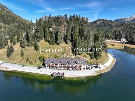 Residential complexes in Auronzo di Cadore, Provincia di Belluno