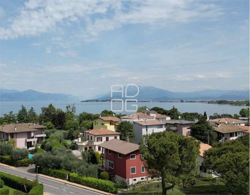 Penthouse Desenzano del Garda, Brescia ilçesinde