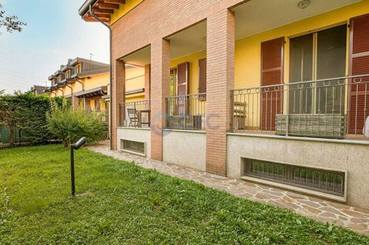 Villa in Brugherio, Provincia di Monza e della Brianza