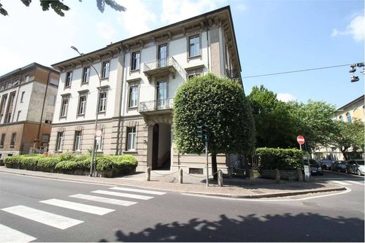 Oficina en Como, Provincia di Como