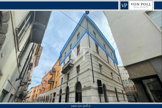 Penthouse in Verona, Provincia di Verona