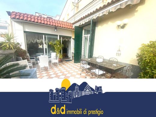 Penthouse in Neapel, Kampanien