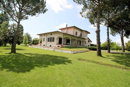 Villa Pietrasanta, Lucca ilçesinde