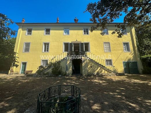 Villa in Lucca, Provincia di Lucca