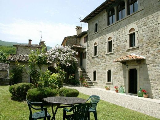 Köy evi Caprese Michelangelo, Arezzo ilçesinde