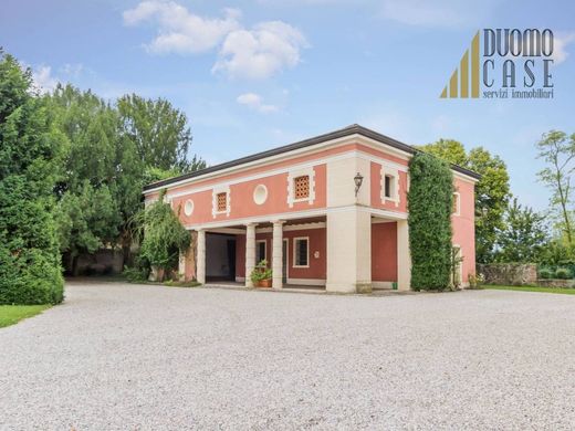 Pederobba, Provincia di Trevisoのヴィラ