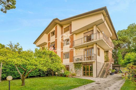 Villa in Massa, Provincia di Massa-Carrara