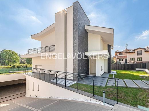 Villa in Inverigo, Provincia di Como
