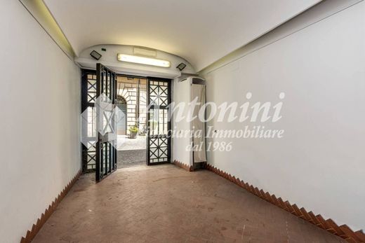 Oficina en Roma, Lazio