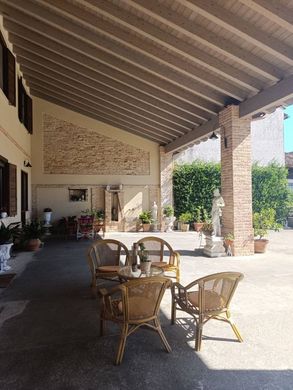 컨트리하우스 / San Donato Milanese, Città metropolitana di Milano