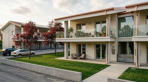 Apartment in Padenghe sul Garda, Provincia di Brescia