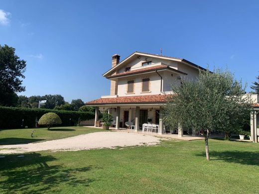 Villa Spoltore, Pescara ilçesinde