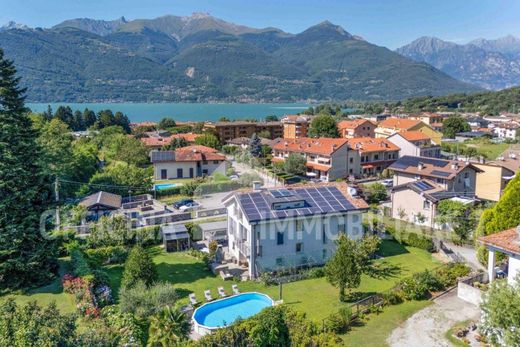 Villa in Colico, Provincia di Lecco